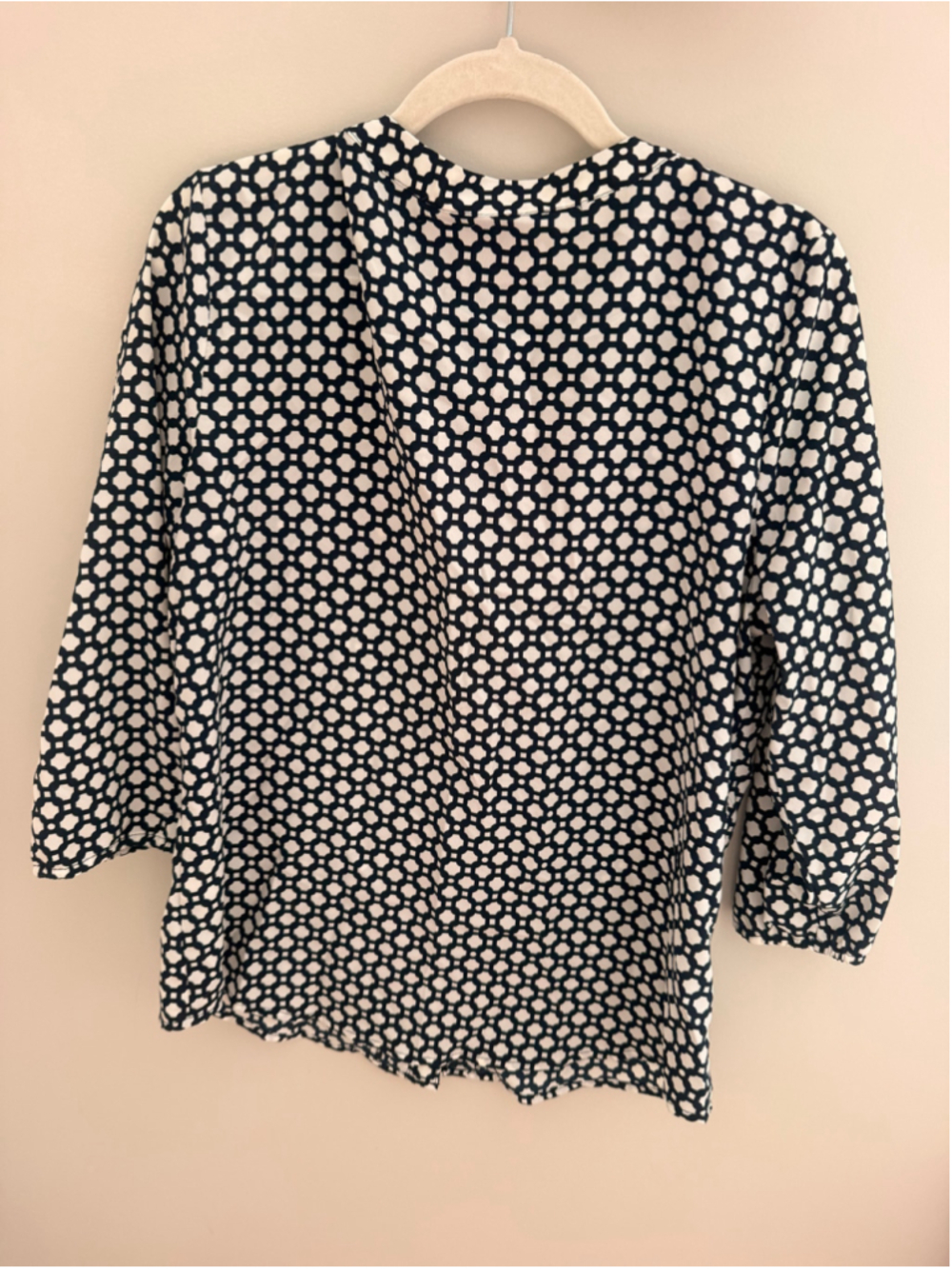 Women's 212 Collection Navy White Geometric Print Blouse Size M - Picture 2 of 3